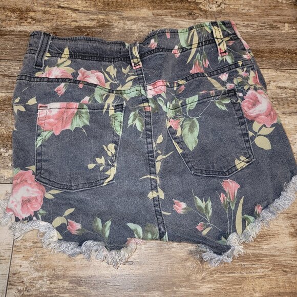 Denim shorts BUNDLE=SAVE - Picture 3 of 3
